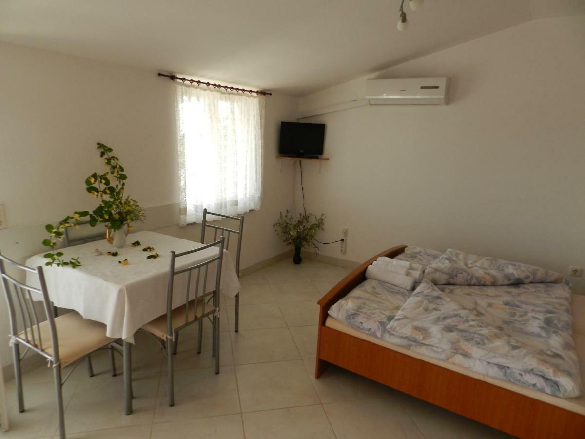Apartmani Lucija Jurkovic Malinska Exteriér fotografie